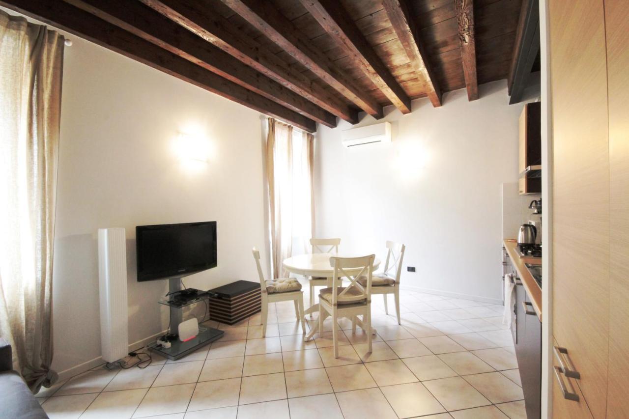 Interno 4 - Central Cozy New Flat Desenzano del Garda Exteriör bild